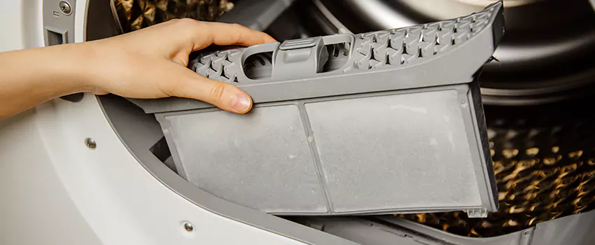 Signs Of A Clogged Dryer Lint Trap in Carrollton, Texas